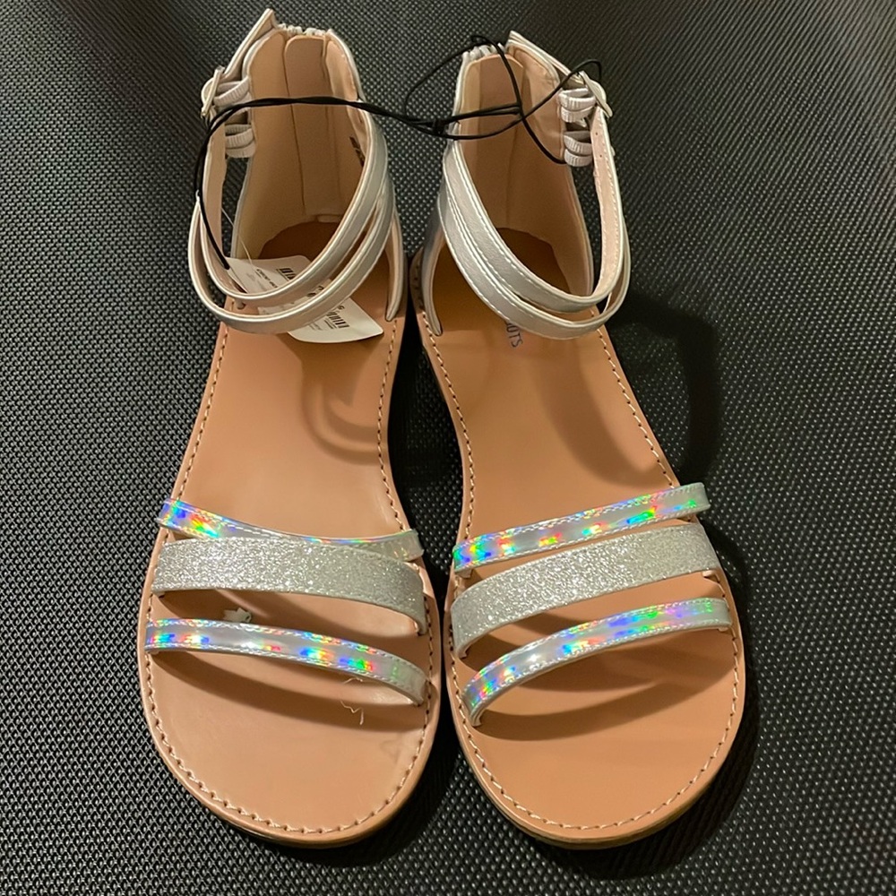 Women’s Silver Sandals Size 5 NWT